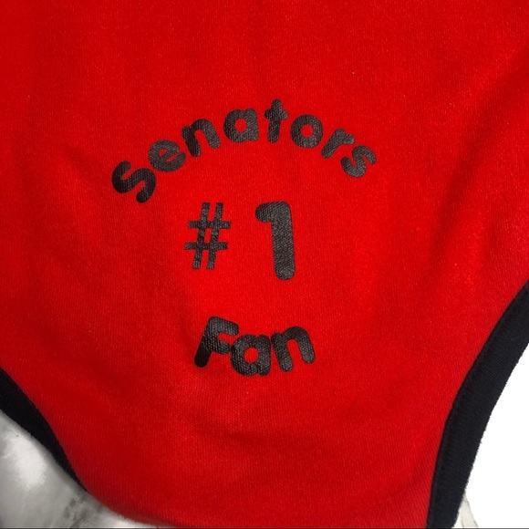 NHL Ottawa Senators red and Black Onesie for 18 M - Picture 3 of 4